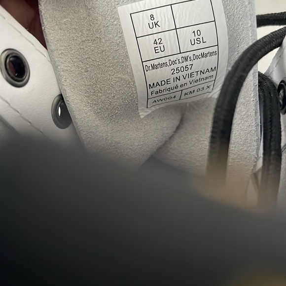 DR. MARTENS Gender Inclusive 1460 8-Eye Lace-up Boot White Smooth USL10 EU42 - Picture 6 of 8